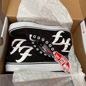 Foo Fighters Vans size 9.5 BRAND NEW -